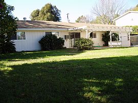 Quiet, single level, nice yard in Vista, CA (Photo 2 of 3)