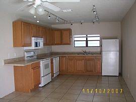 1 BR Pool Home For Rent INCLUDES UTILITI in Orlando, FL (Photo 2 of 4)