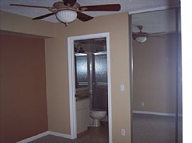 *2/2.5 Overlooking Lake in Boca Raton, FL (Photo 4 of 6)