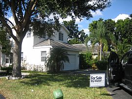 lovely and cozy two story  single house in Davie, FL (Photo 2 of 4)