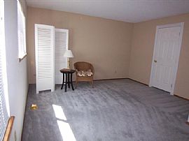 Townhouse near Light Rail and Trails in Centennial, CO (Photo 4 of 6)