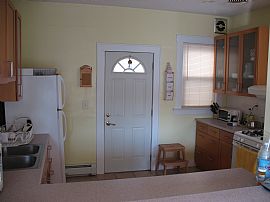 Newly Renovated Townhouse in Woodbridge, NJ (Photo 2 of 6)