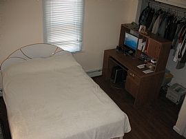 Newly Renovated Townhouse in Woodbridge, NJ (Photo 5 of 6)