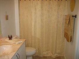 Spacious 1 bedroom/1 bath Plus Garage! in West Palm Beach, FL (Photo 5 of 6)