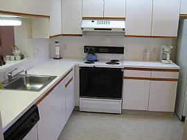 Furnished 2/2 In Century Village in Pembroke Pines, FL (Photo 6 of 6)