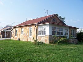 ****BIG HOUSE CLOSE TO CAMPUS**** in Springfield, MO