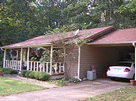 Charming Single Family Home in Acworth, GA (Photo 3 of 6)
