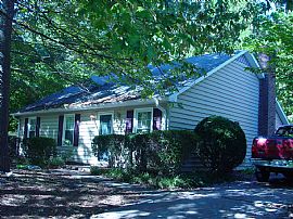 3br-1.5ba w/fenced yard. Avail. 12/1/07 in Greensboro, NC