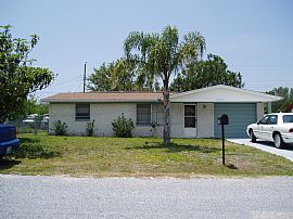2 Bedorooms 1 Bath 1 car Pets Welcome in New Port Richey, FL