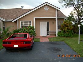 Beautiful LakeFront Home in Davie, FL