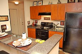 $375 Gateway apartment  OWN BATHROOM!!!! in Columbia, MO (Photo 3 of 6)