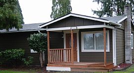 Cozy Little Home - large Corner Lot! in Hubbard, OR