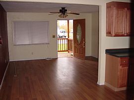 Cozy Little Home - large Corner Lot! in Hubbard, OR (Photo 4 of 6)