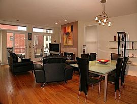 2br - Beautiful Large 2bdr/2.5 Bath Dupl in Chicago, IL (Photo 2 of 4)