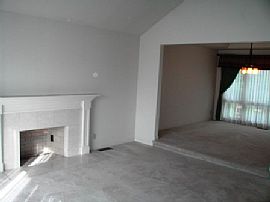 Excellent tri level house in Belleuve  in Bellevue, WA (Photo 5 of 6)