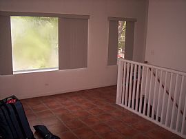 2 Bed, 1 Bath 1 Block To Blue/Pink Line in Pilsen, IL (Photo 4 of 5)