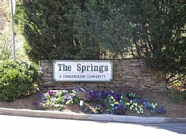 Luxurious, Quiet, Cozy Condo in Tucker, GA