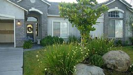 Home in College Park on Corner Lot in Lemoore, CA (Photo 3 of 6)