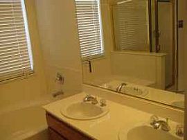 GORGEOUS SPACIOUS 4BD 2.5BA HOME in Stockton, CA (Photo 3 of 4)