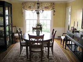 BEST RENTAL HOUSE in Lakewood, OH (Photo 2 of 4)