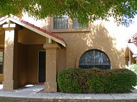Quiet, Quaint 2 Story Townhouse in Mesa, AZ