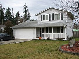 Beautiful 3 bed/2 bath on Lawrence Lake in Yelm, WA