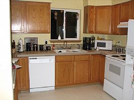 Beautiful 3 bed/2 bath on Lawrence Lake in Yelm, WA (Photo 4 of 6)