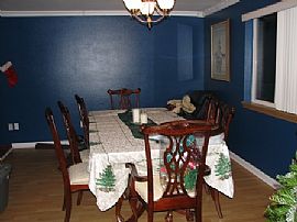 Beautiful 3 bed/2 bath on Lawrence Lake in Yelm, WA (Photo 5 of 6)