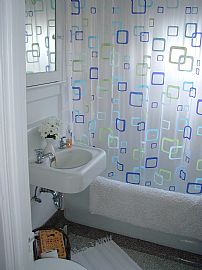 Chic Northwest Cond0 in Portland, OR (Photo 5 of 5)