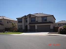 Great Family Home in Family Neighborhood in Mesa, AZ
