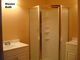 New Townhome! Easy access to I-75 in Marietta, GA (Photo 2 of 4)