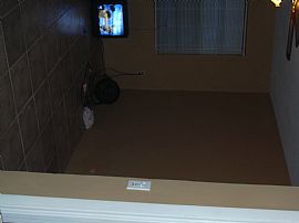 Nice,clean 2/1 duplex in lovely Seminole in Seminole, FL (Photo 3 of 4)