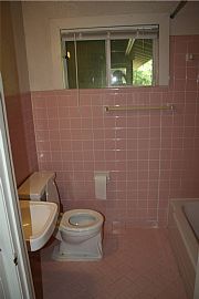 CUTE 3/2 DUPLEX/HOUSE PETS WELCOME in Austin, TX (Photo 2 of 6)