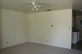 CUTE 3/2 DUPLEX/HOUSE PETS WELCOME in Austin, TX (Photo 6 of 6)