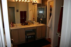 beautiful 3 bed 2 bath a must see!!  in Chandler, AZ (Photo 5 of 5)