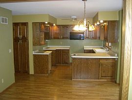 Spacious 4 Bd / 3 Ba Rambler in West Saint Paul, MN (Photo 3 of 4)