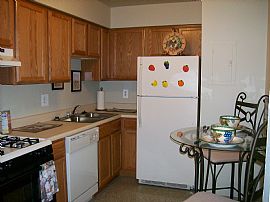 Franklin Manor Apartments in Columbus, OH (Photo 1 of 4)