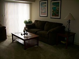 Franklin Manor Apartments in Columbus, OH (Photo 3 of 4)