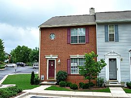 Charming 2 Master Bdrm Townhouse in Tucker, GA