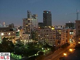 2+2. 1300sqft Luxury in downtown! in Los Angeles, CA