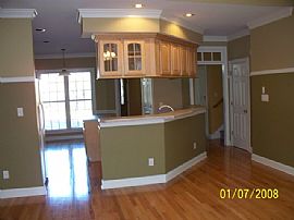 Luxary Townhouse in Raleigh, NC (Photo 3 of 6)