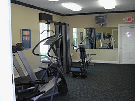 Newer 2 bed,2.5 bath condo in Harrison Township, MI (Photo 3 of 4)