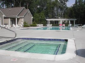 Newer 2 bed,2.5 bath condo in Harrison Township, MI (Photo 4 of 4)