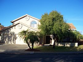 Luxurious lakefront home 5 br 3 ba 3 car in Gilbert, AZ