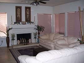 Luxurious lakefront home 5 br 3 ba 3 car in Gilbert, AZ (Photo 5 of 6)