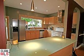 3br - Remodel 2bath house w pool in Los Feliz, CA (Photo 3 of 6)