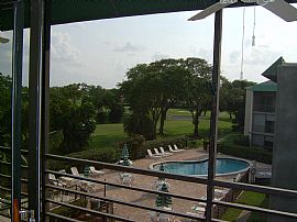 Emerald Hills Golf Course Condo in Hollywood, FL (Photo 6 of 6)