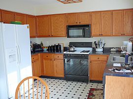 Magnificent END UNIT Townhome w/GARAGE f in Hackettstown, NJ