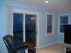 Sunny Waterfront home for rent in Hull, MA (Photo 2 of 6)