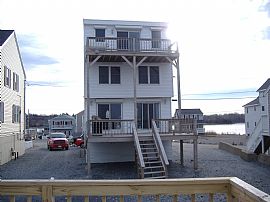 Sunny Waterfront home for rent in Hull, MA (Photo 4 of 6)